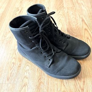 Dr Martens Canvas Sheridan Boots